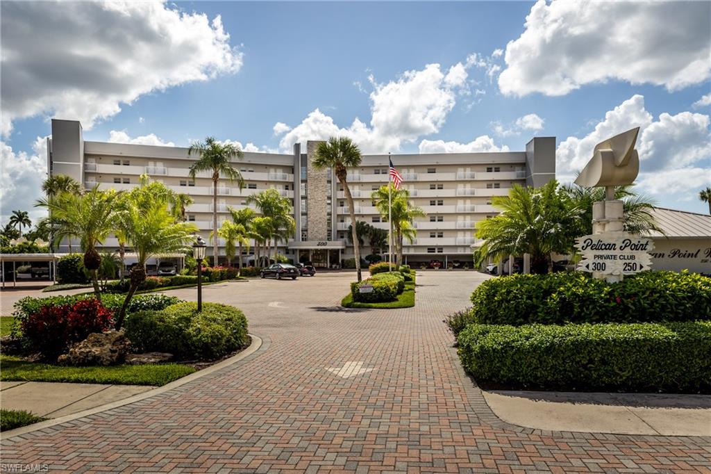 PELICAN POINT - Residential