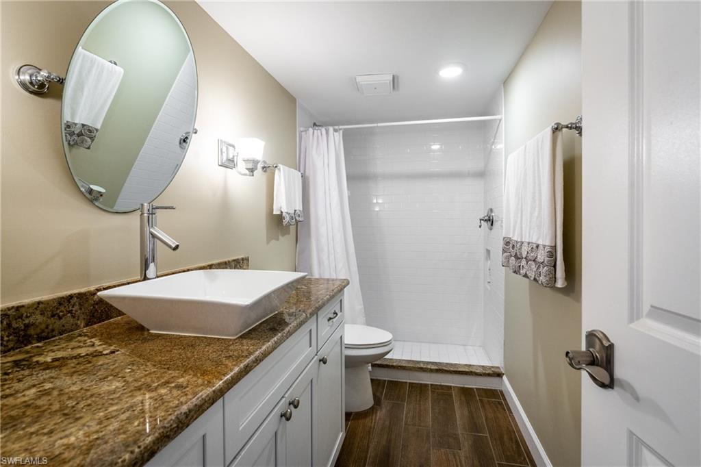 PELICAN POINT - Residential