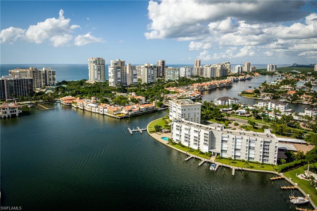 PELICAN POINT - Residential