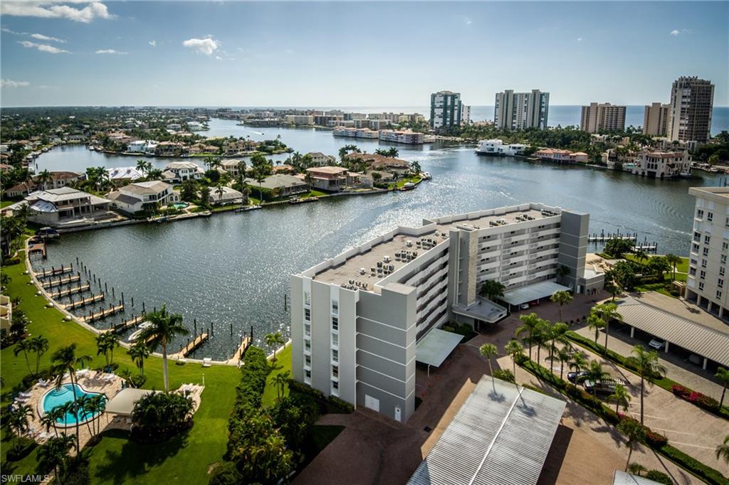 PELICAN POINT - Residential