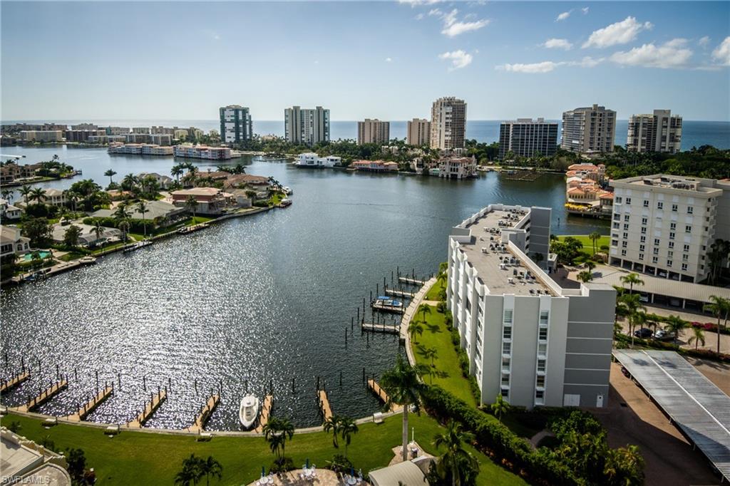 PELICAN POINT - Residential