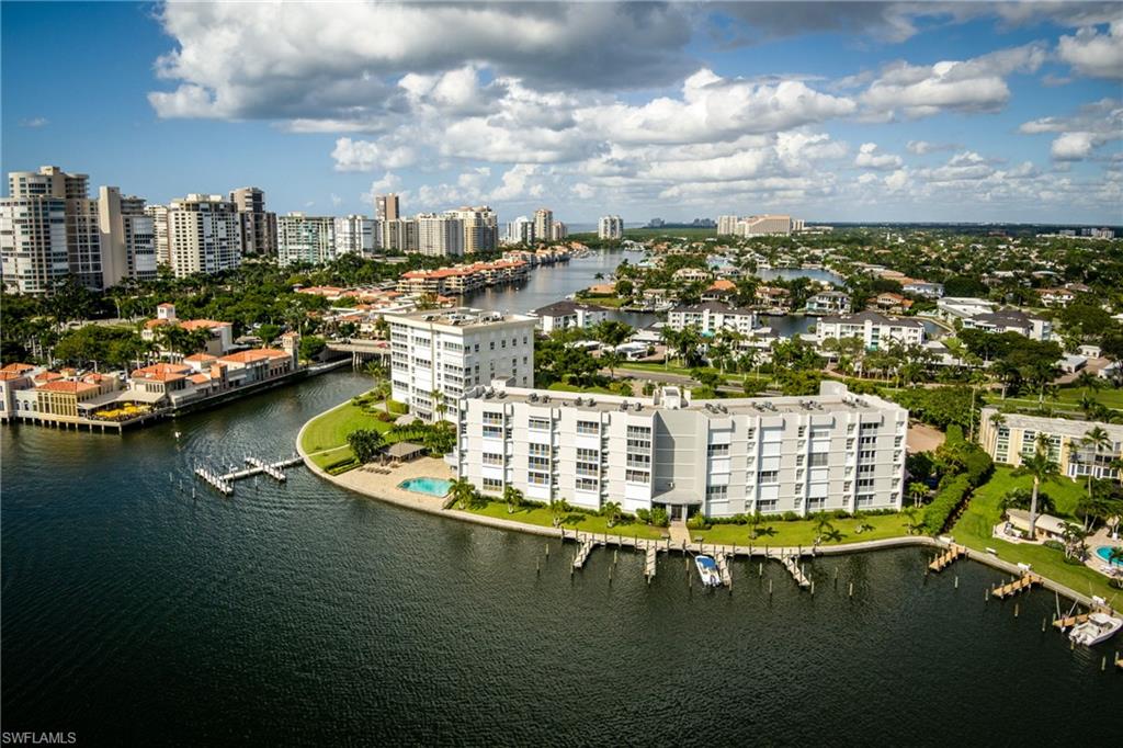 PELICAN POINT - Residential