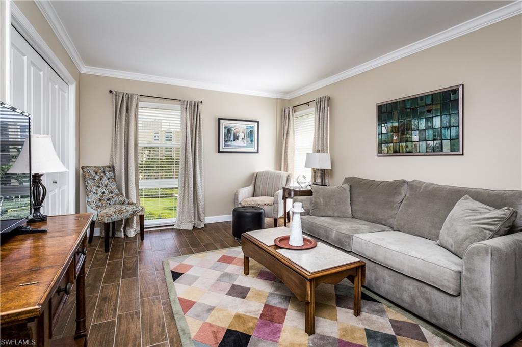 PELICAN POINT - Residential