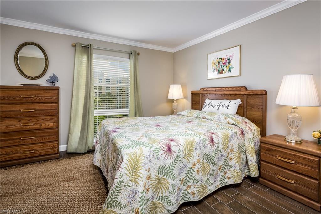 PELICAN POINT - Residential