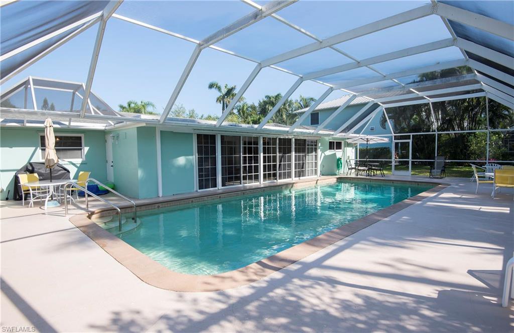 MOORINGS - Residential