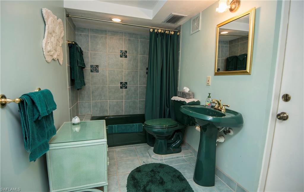 MOORINGS - Residential