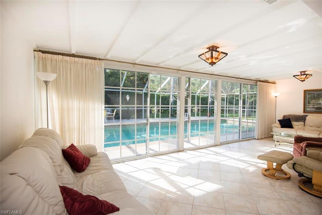 MOORINGS - Residential