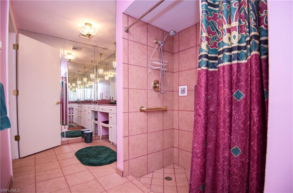 MOORINGS - Residential