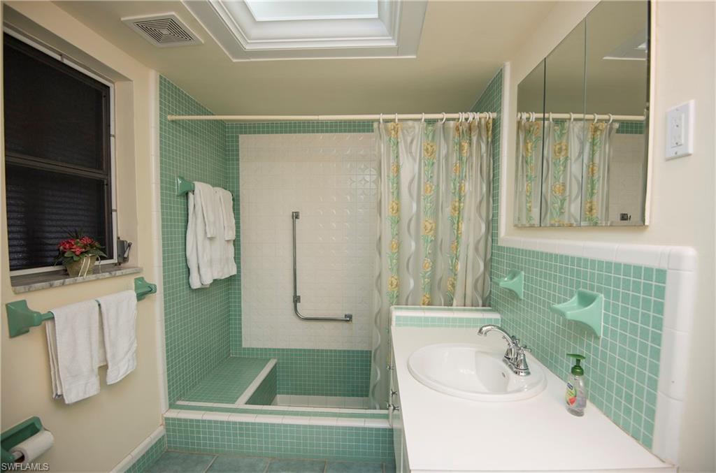 MOORINGS - Residential