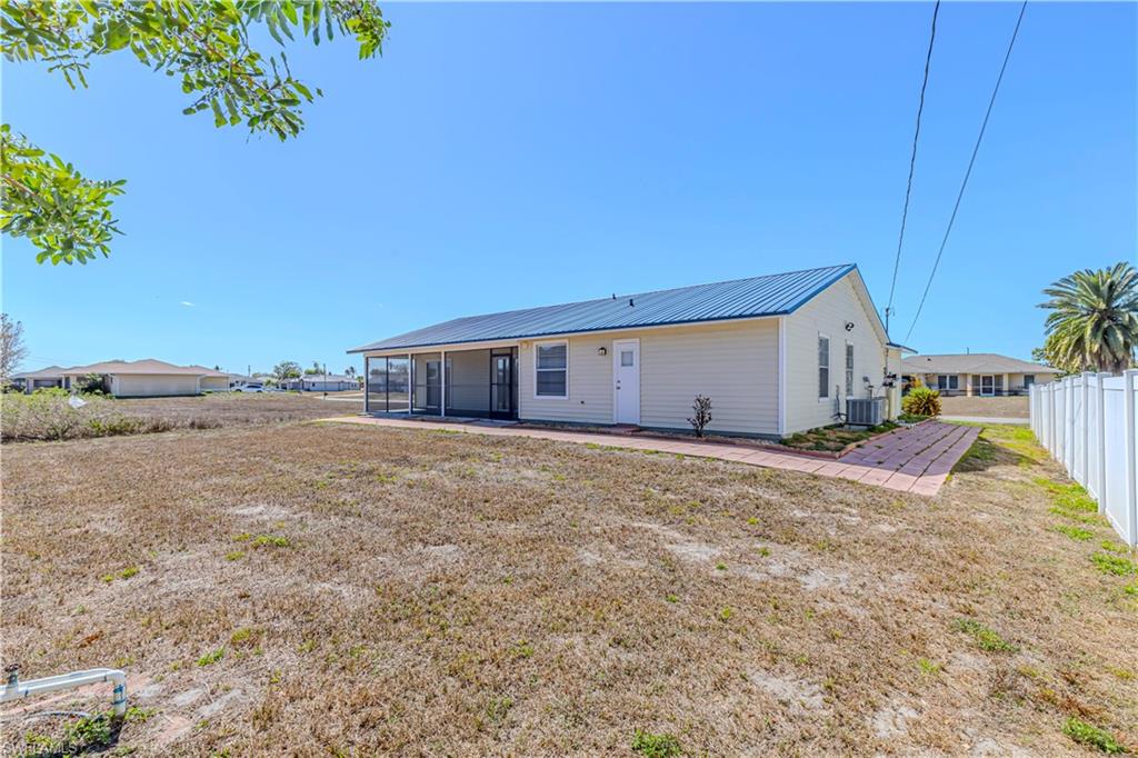 CAPE CORAL - Residential