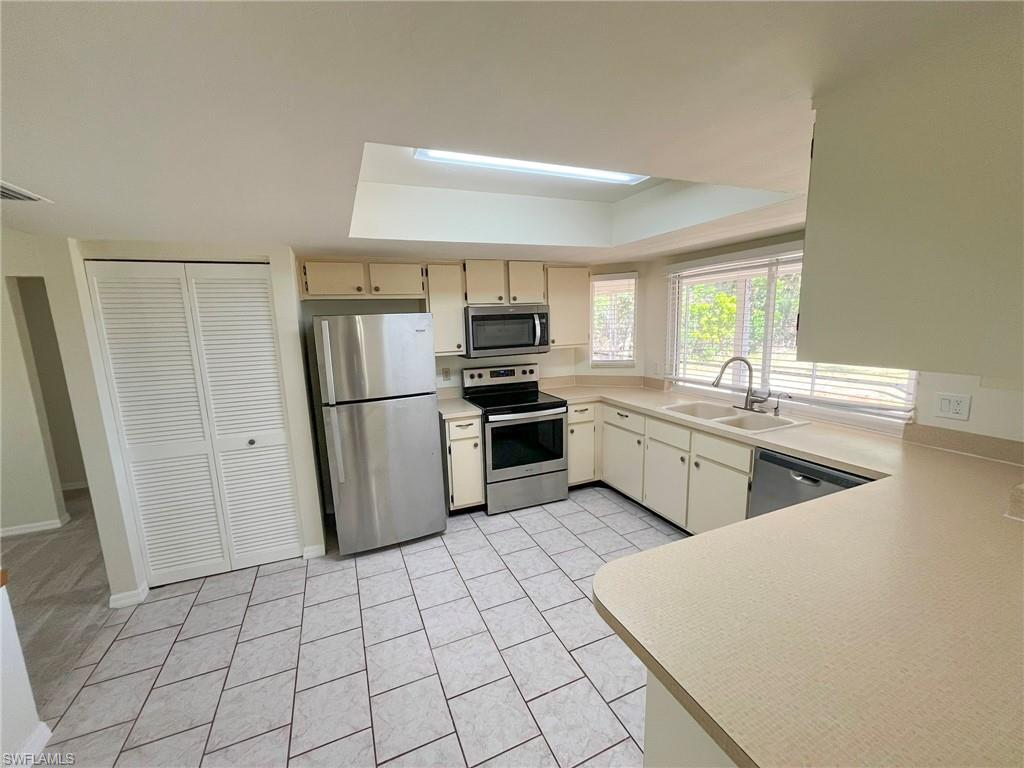 FOREST LAKES - Residential