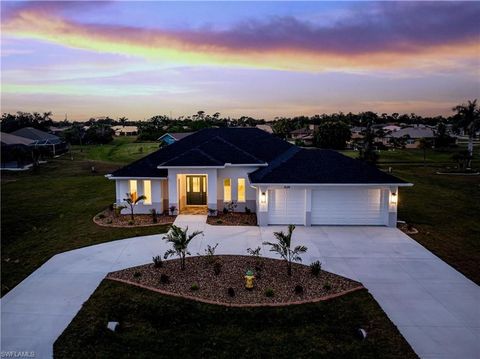 A home in PUNTA GORDA