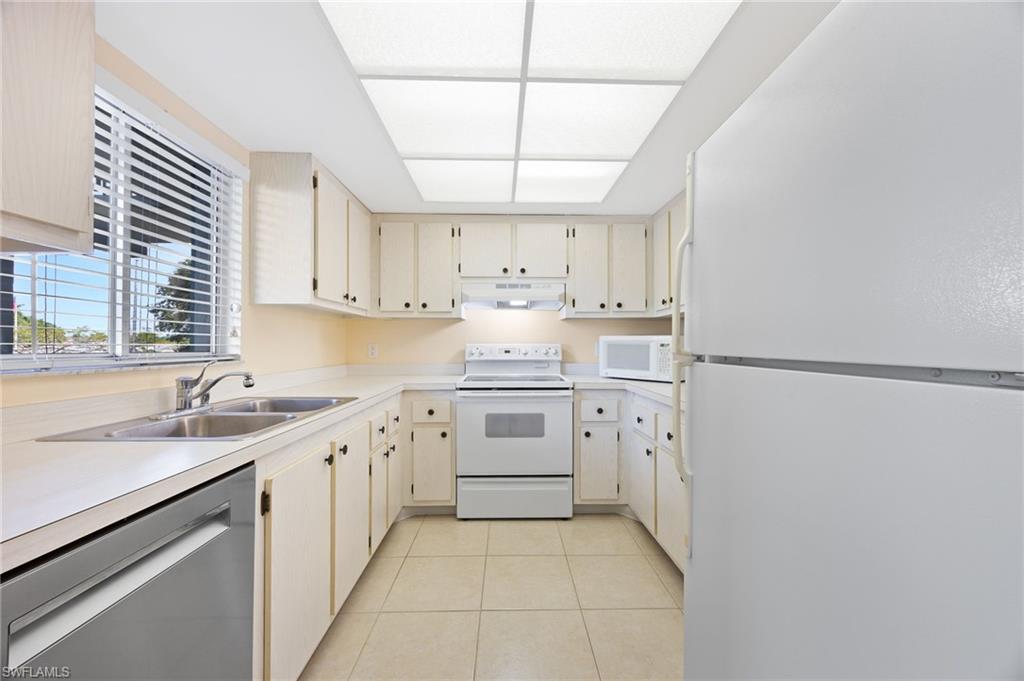 GOLF VIEW MANOR CONDO - Residential