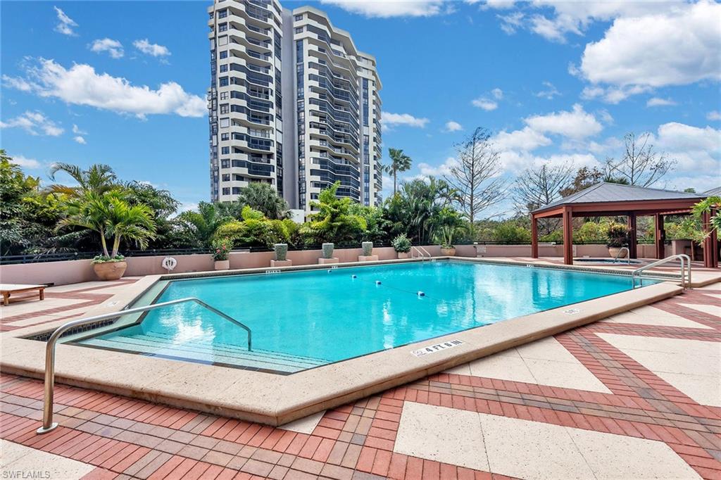 DORCHESTER - Residential