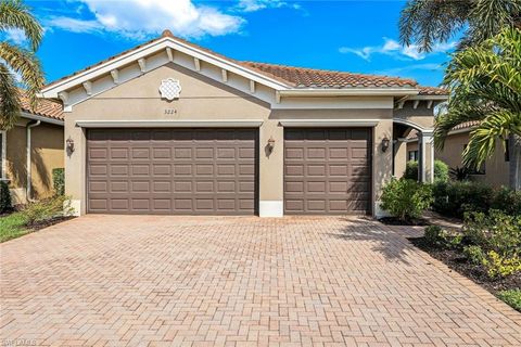 3224 Pacific DR NAPLES FL 34119