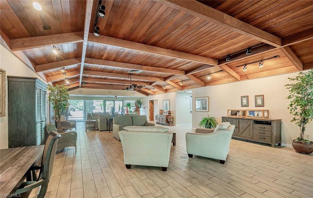 LAKE FAIRWAYS COUNTY CLUB - Land