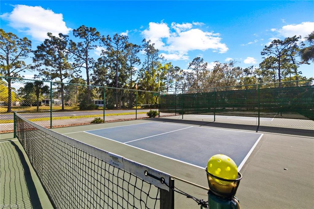 LAKE FAIRWAYS COUNTY CLUB - Land