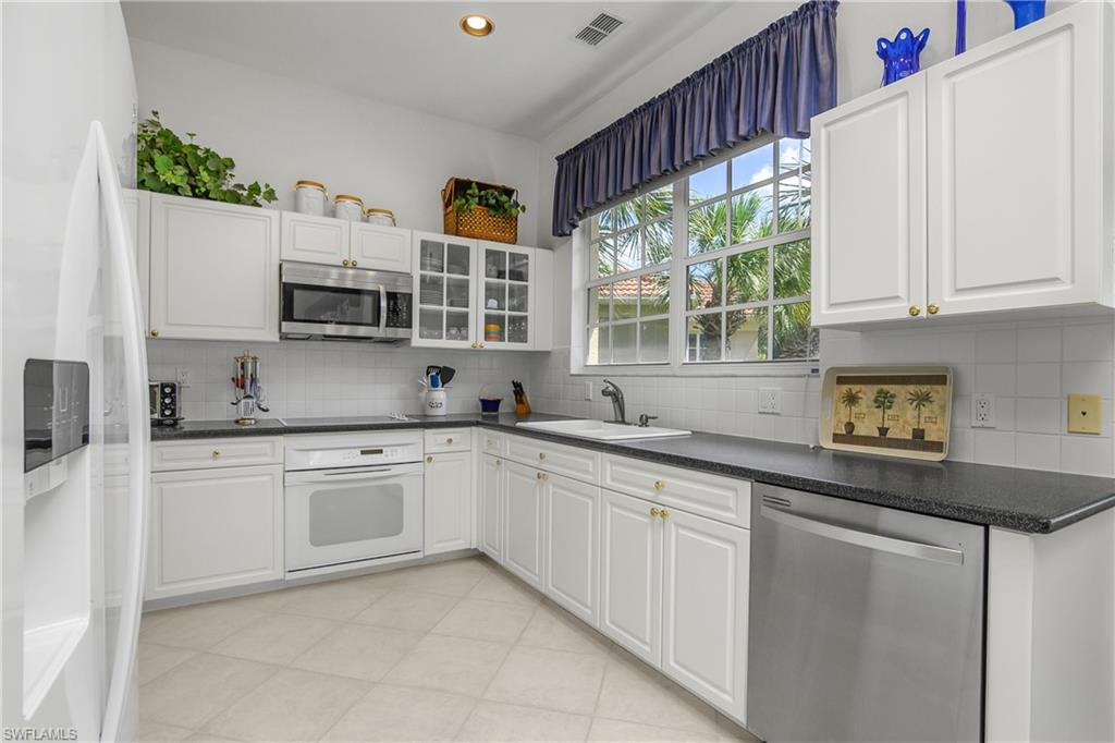 THE HAMPTONS - Residential