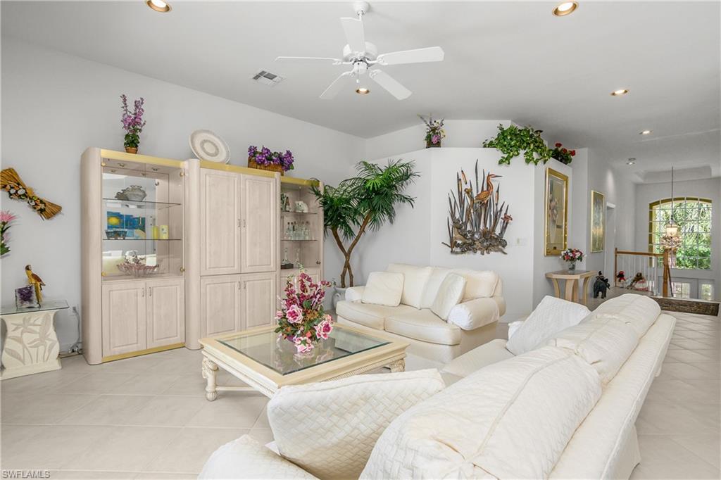 THE HAMPTONS - Residential