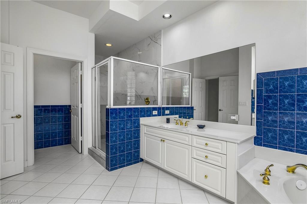 THE HAMPTONS - Residential