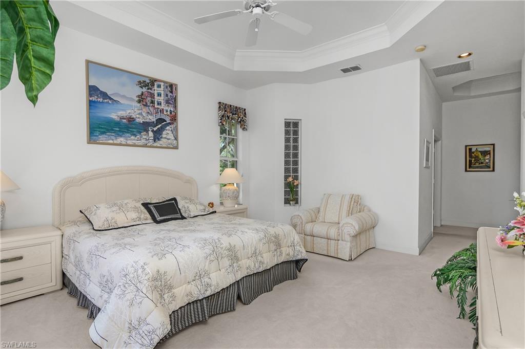 THE HAMPTONS - Residential