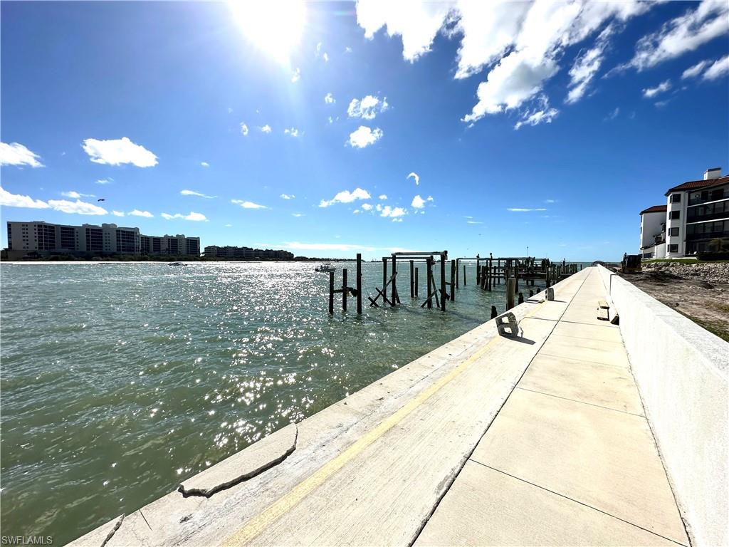 LA PENINSULA - Residential