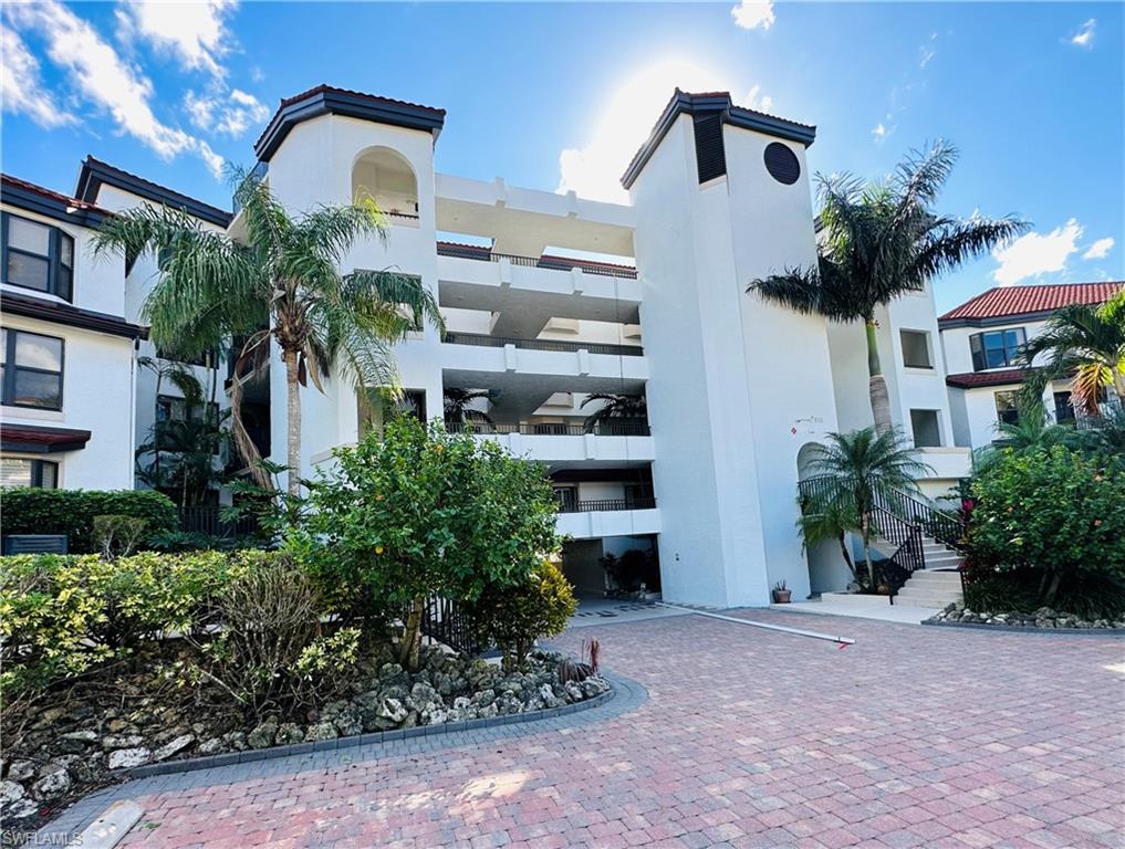 LA PENINSULA - Residential