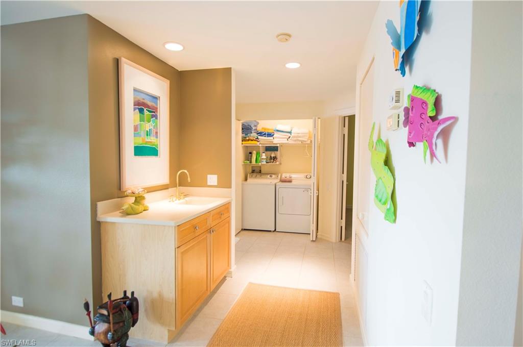 LA PENINSULA - Residential