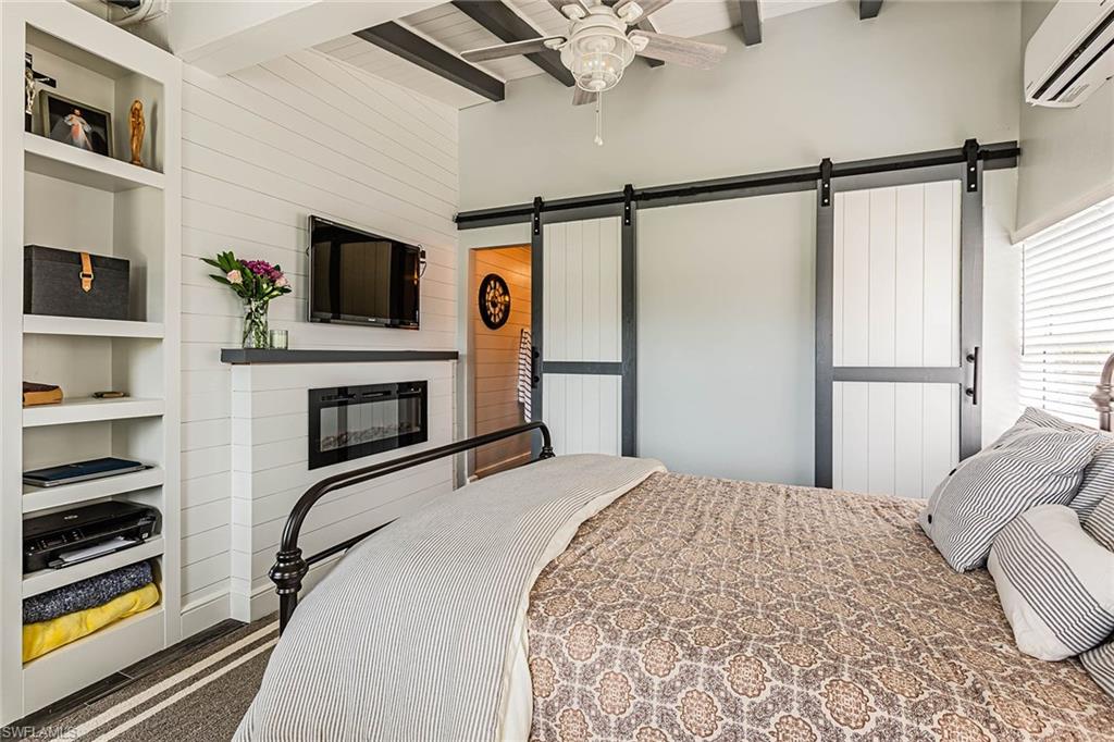 MARCO BEACH - Residential