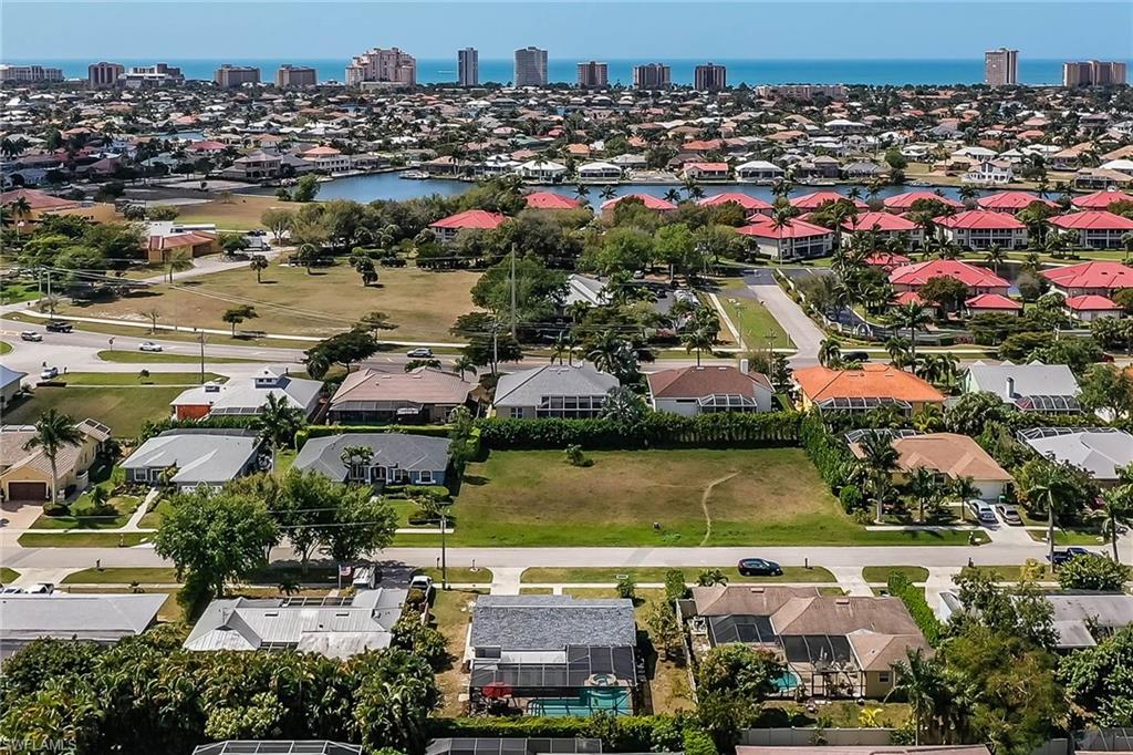 MARCO BEACH - Residential