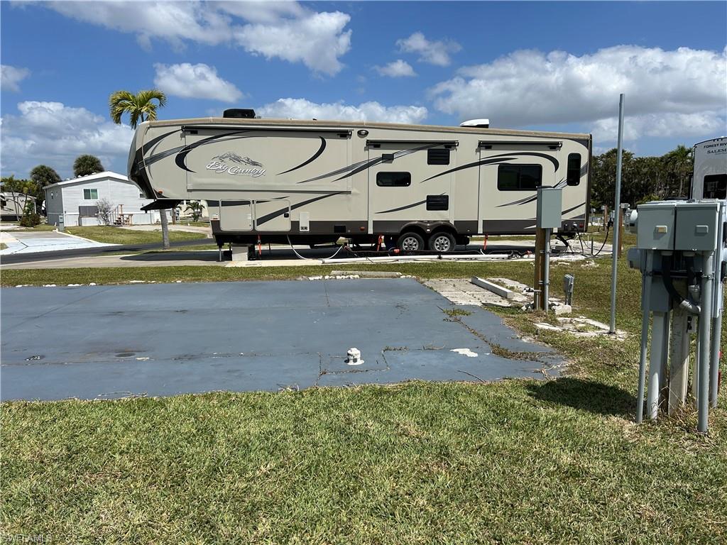 19681 261 Summerlin RD