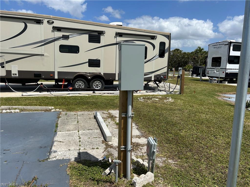 19681 261 Summerlin RD