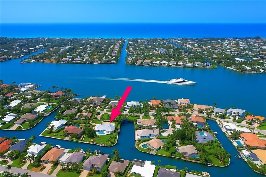 Photo of 1250 Tuna CT, NAPLES, FL 34102 (MLS # 225073898)