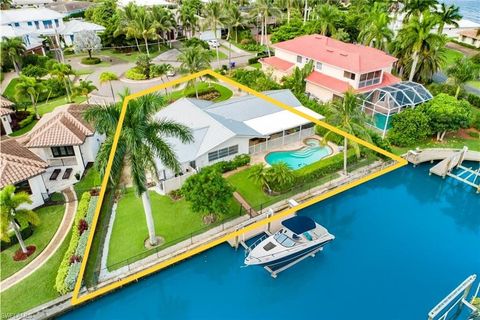 Photo of 1250 Tuna CT, NAPLES, FL 34102 (MLS # 225073898)