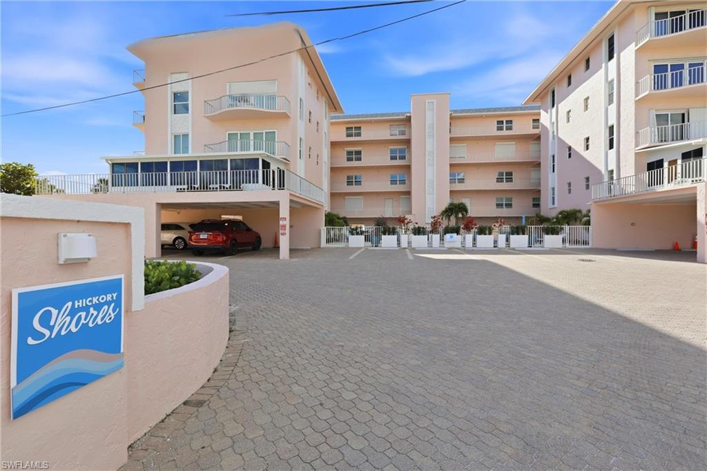 HICKORY SHORES - Residential