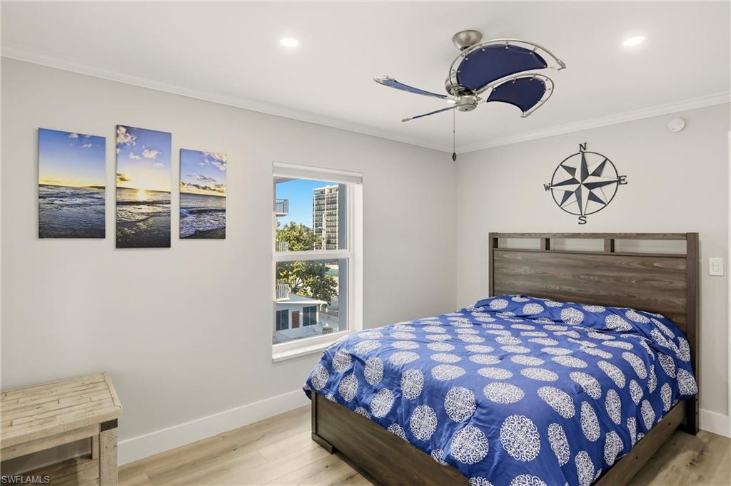 HICKORY SHORES - Residential