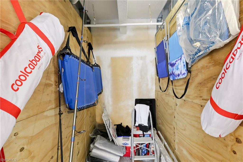 HICKORY SHORES - Residential