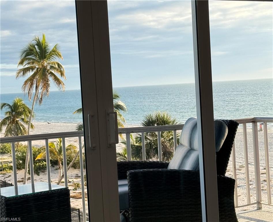 HICKORY SHORES - Residential