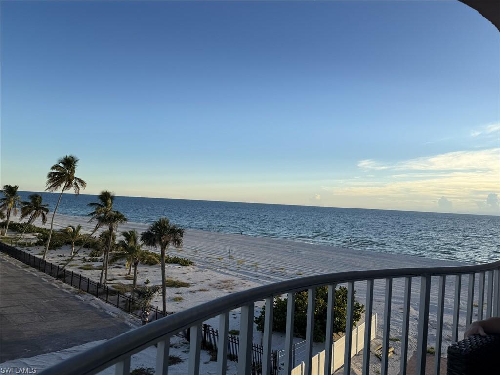 HICKORY SHORES - Residential