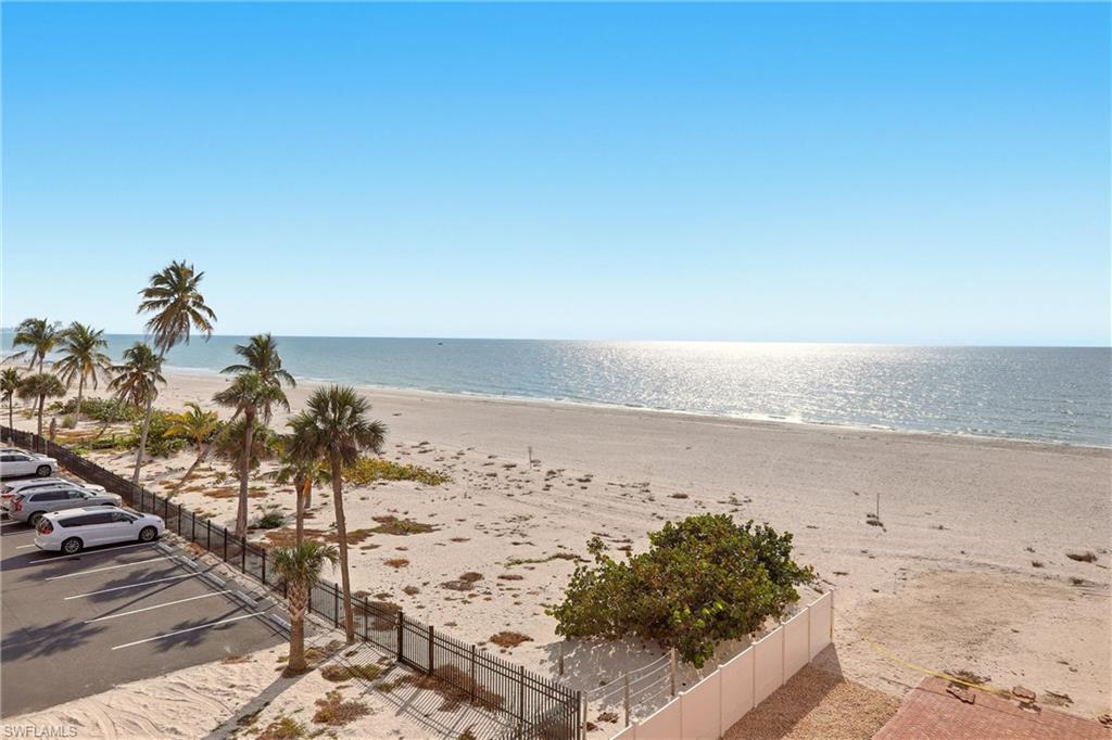 HICKORY SHORES - Residential