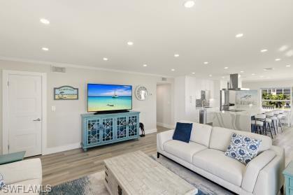 HICKORY SHORES - Residential