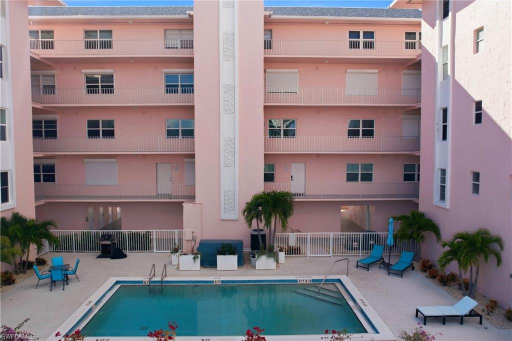 HICKORY SHORES - Residential