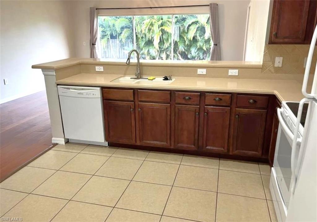 SAN CARLOS PARK - Residential Lease