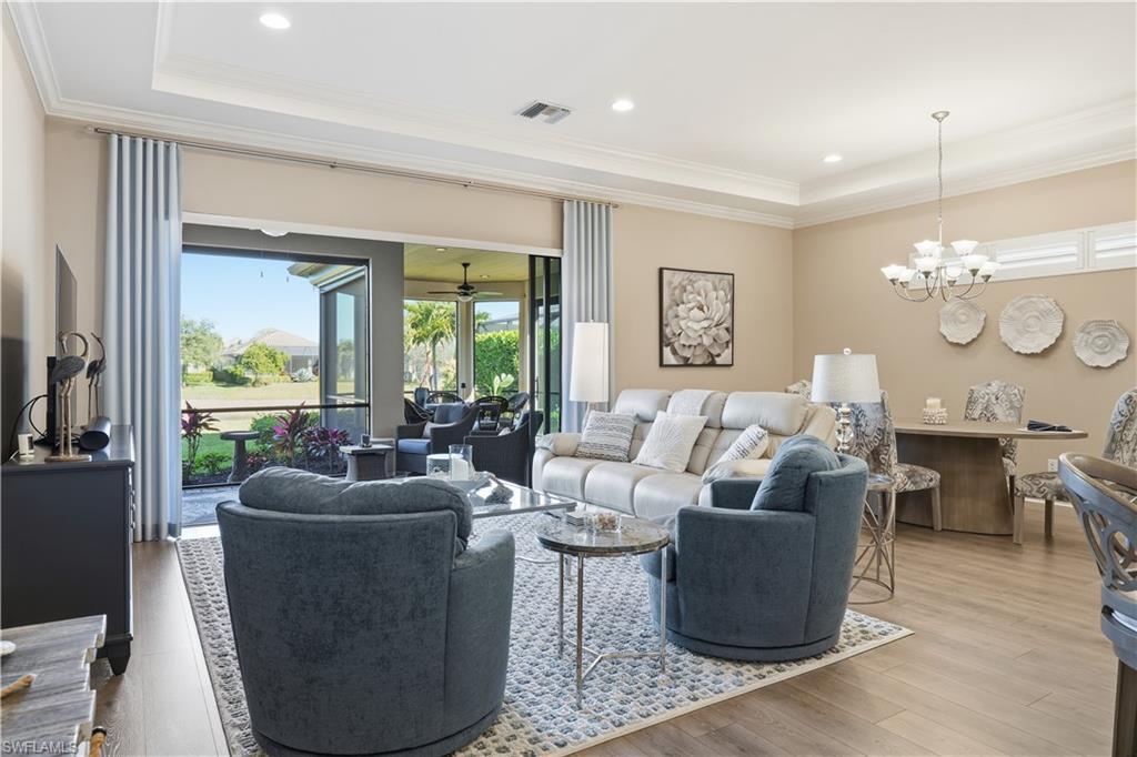 ESPLANADE - Residential