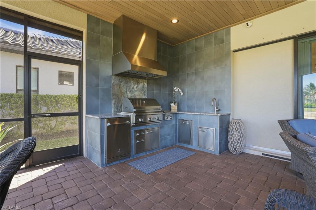 ESPLANADE - Residential