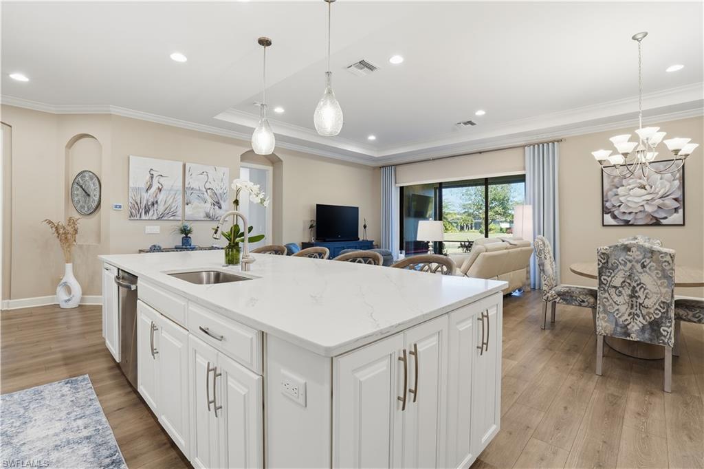 ESPLANADE - Residential