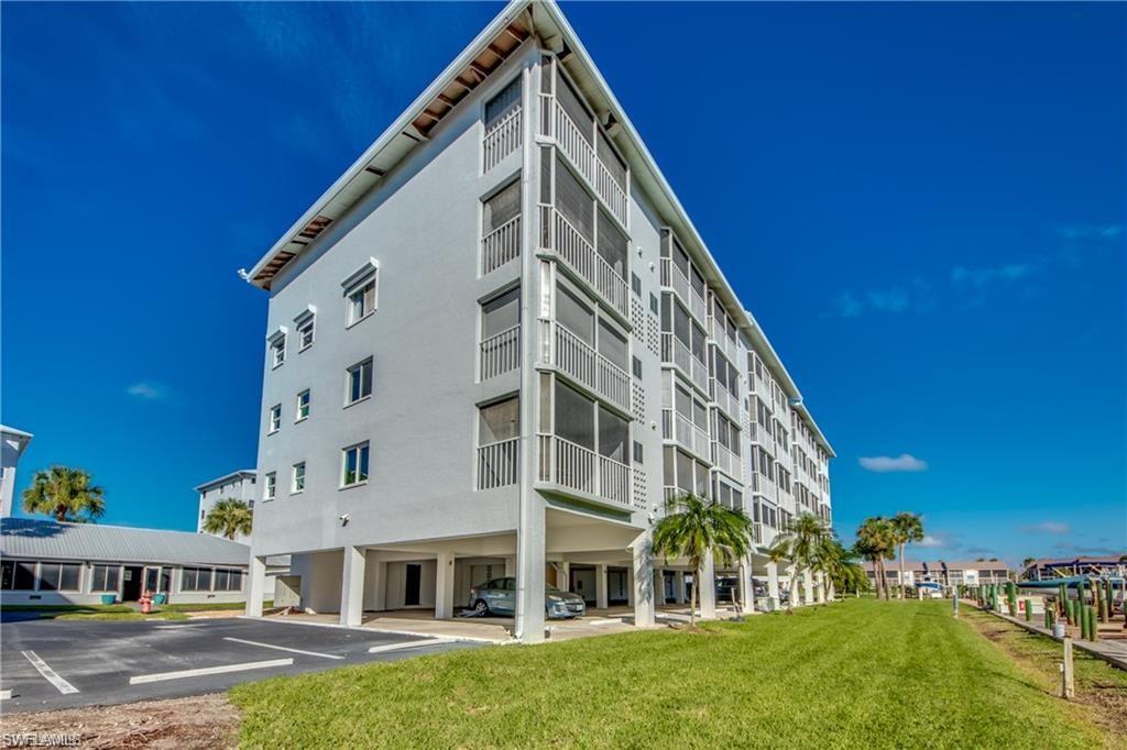 ROYAL PELICAN TOWNHOUSE - Residential