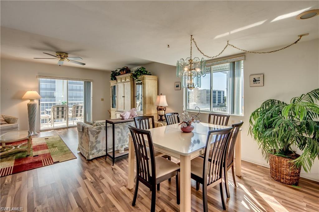 ROYAL PELICAN TOWNHOUSE - Residential