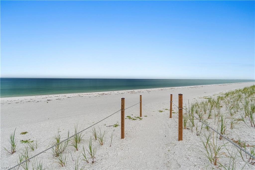 BAREFOOT BEACH CLUB - Residential