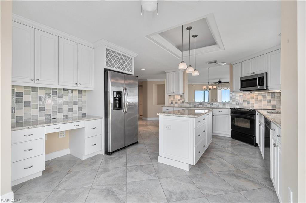 BAREFOOT BEACH CLUB - Residential